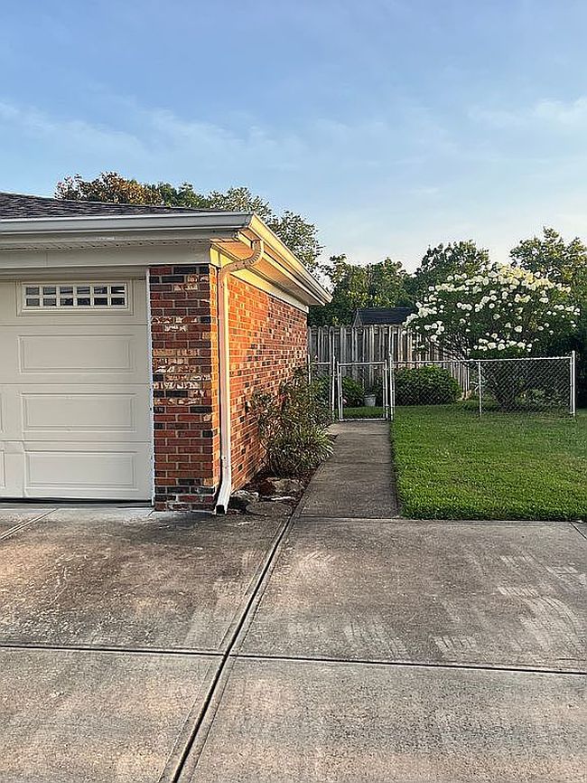 Additional photo 3 of property located at 575 Garner Dr