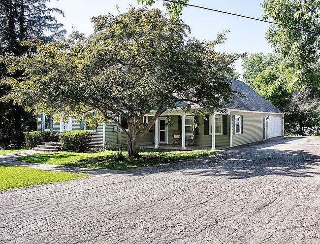 Additional photo 2 of property located at 821 E Highland Ave