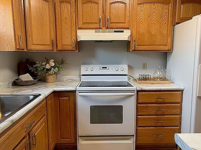 Image of 2627 Nottingham Ct #Townhouse