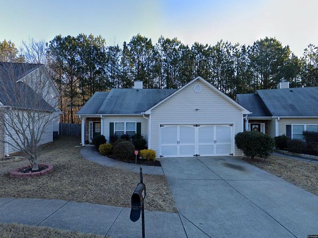 Photo of 137 Crescent Woode Dr
