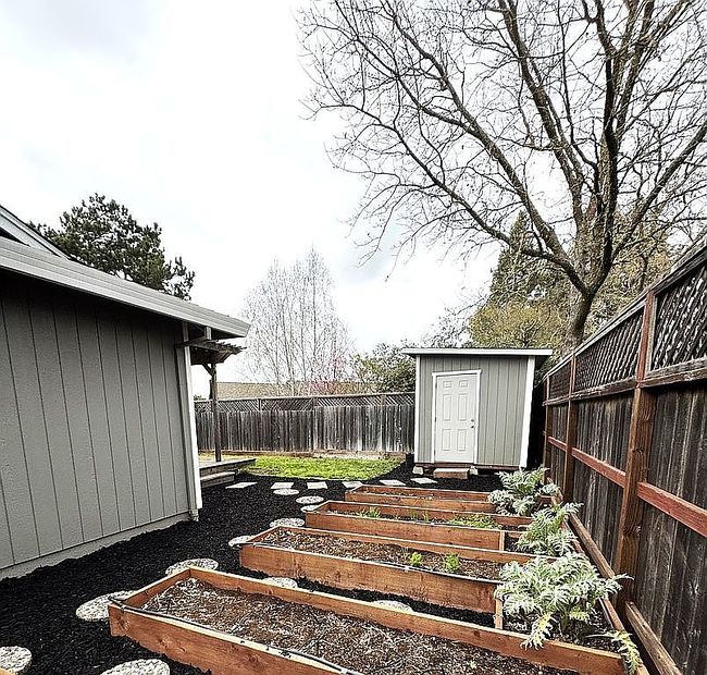 Image of 4119 Siskiyou Ave