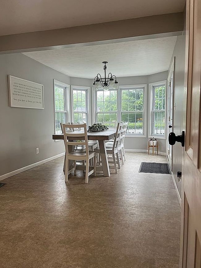 Image of 2144 W Country Club Rd
