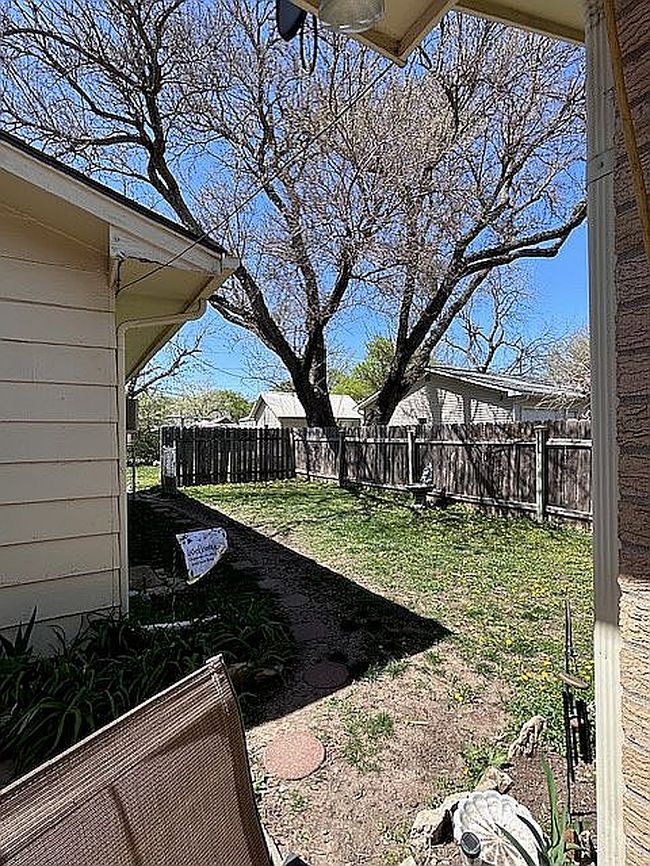 Image of 631 S Topeka St
