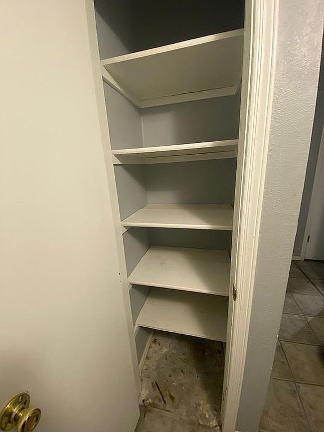 Additional photo 3 of property located at 1005 Southwestern Dr