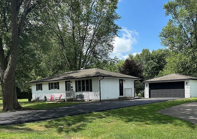 Photo of 466 N Walker St, Braidwood, IL