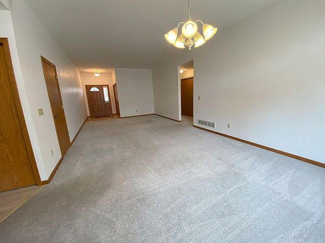 Photo of 833 Cartier Dr, Canal Fulton, OH