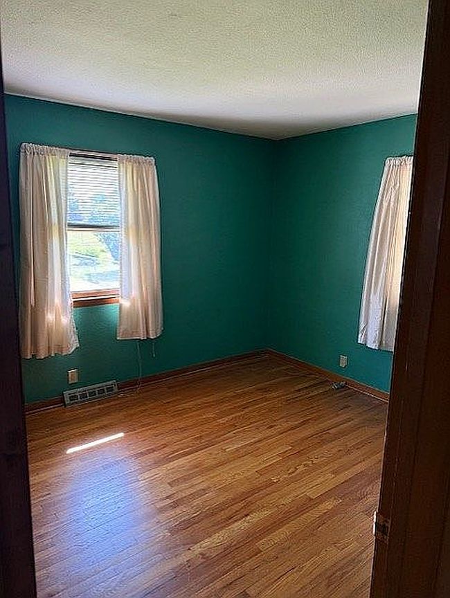 Image of 425 28th St Nw