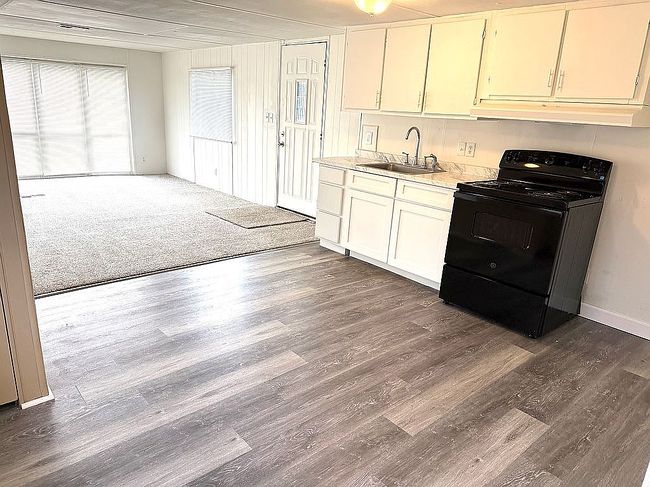 Photo of 3323 Iowa St, Lawrence, KS