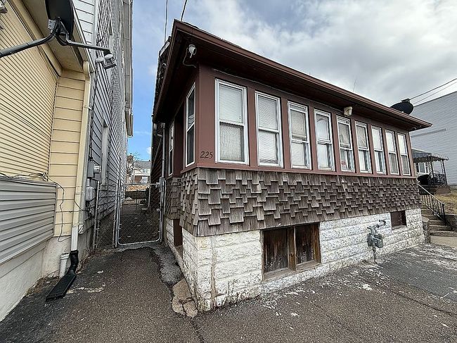 Image of 225 S Wyoming St
