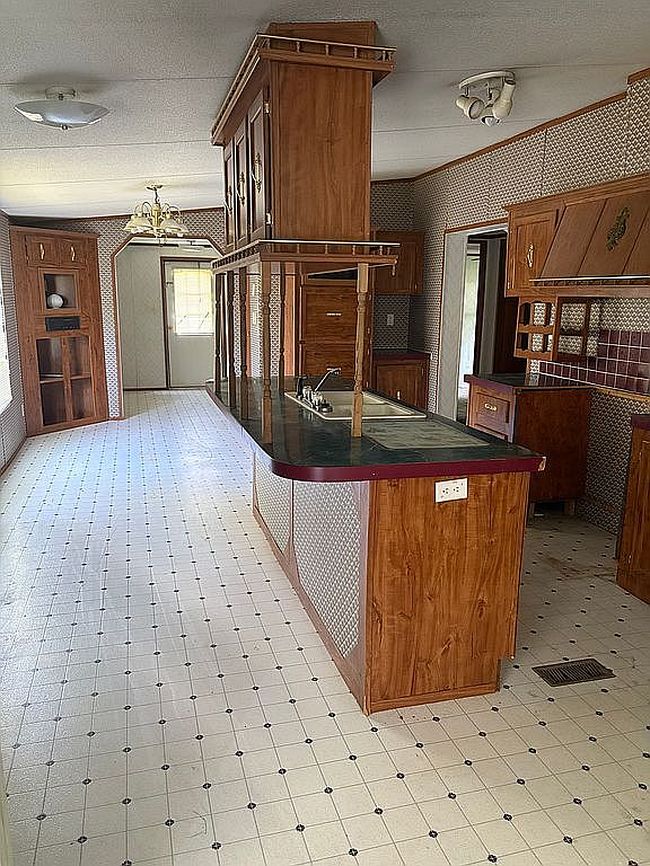 Additional photo 3 of property located at 4 Hurst Dr