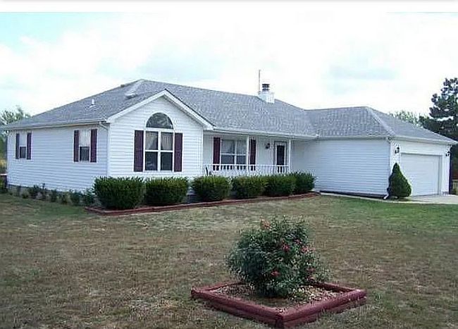 Photo of 2153 S Crestview Dr, Joplin, MO