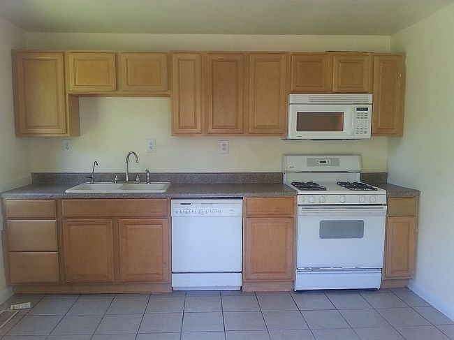 Additional photo 4 of property located at 913 Bold St