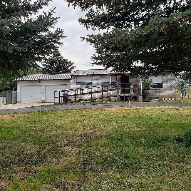 Additional photo 3 of property located at 1719 S Foothill Dr