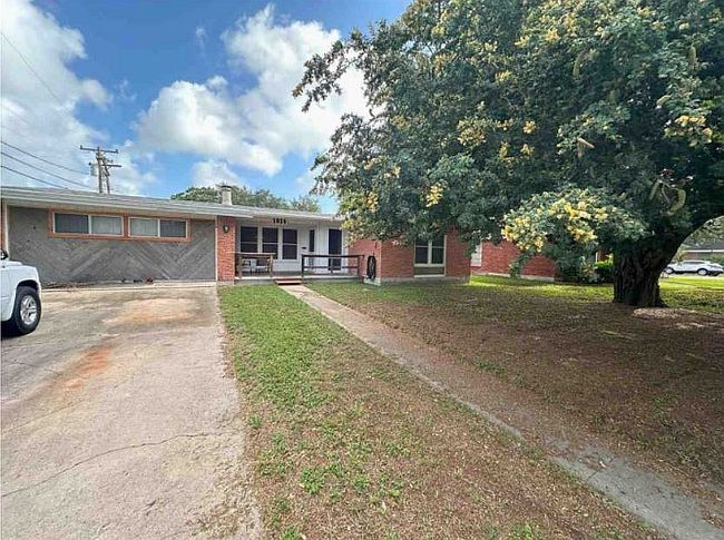 Photo of 1014 Herndon St, Corpus Christi, TX