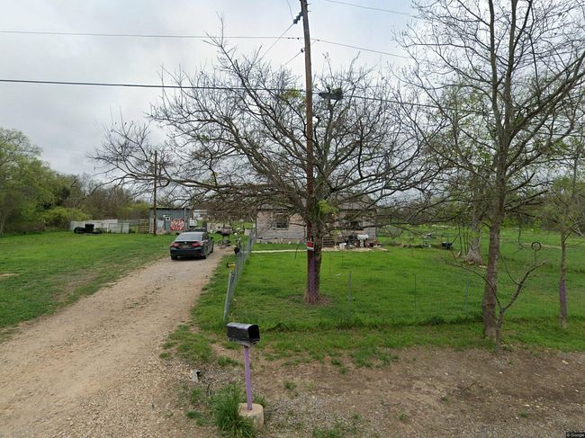Image of 404 Whispering Oaks Loop