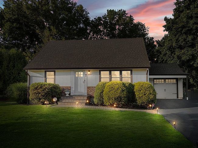 Preview of property located at 7 Linden Ct