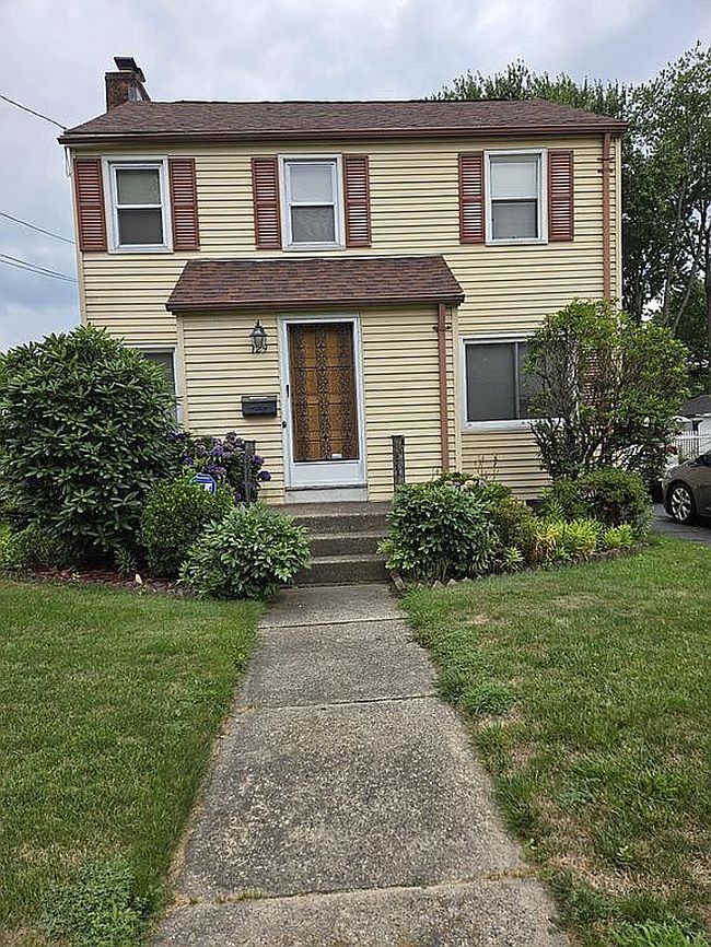 Photo of 129 Roslyn St, Hartford, CT