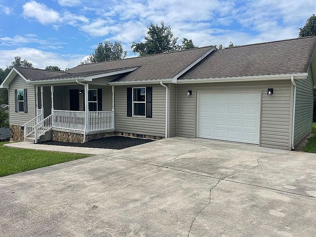 Photo of 112 Margaret Ln, Jacksboro, TN