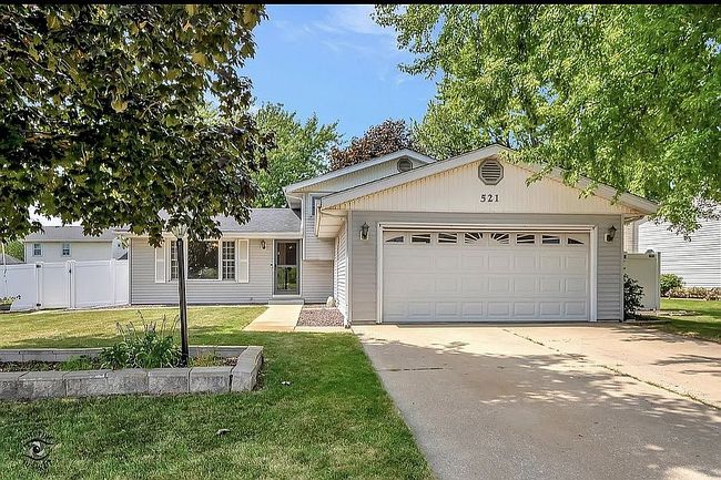 Photo of 521 Meadows Rd S, Bourbonnais, IL