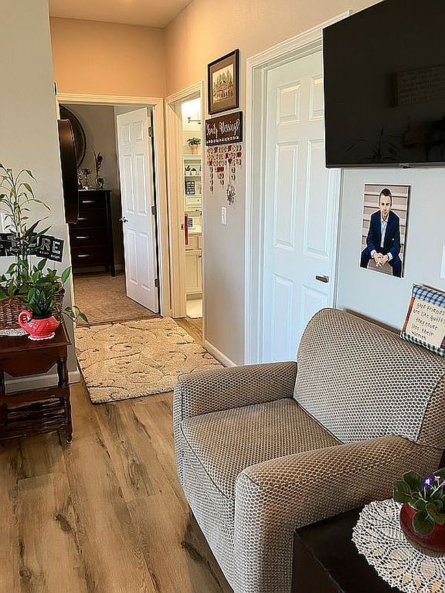Photo of 3550 Stone Creek Cir Sw #310, Cedar Rapids, IA