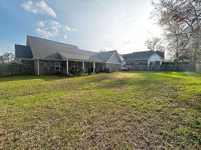 Image of 303 E Brandon Ct