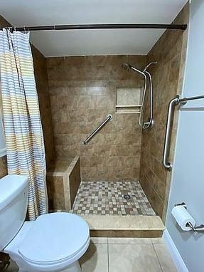 Image of 1221 Drew St Apt B9
