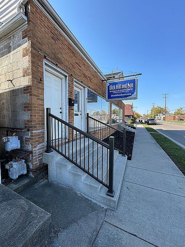 Image of 40 W Main St