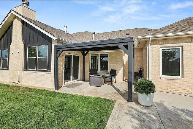 Additional photo 1 of property located at 14104 Lobelia Pl