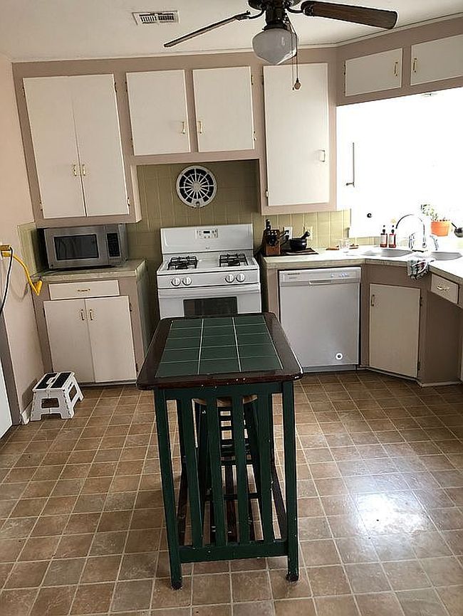 Image of 824 W Bennett Dr