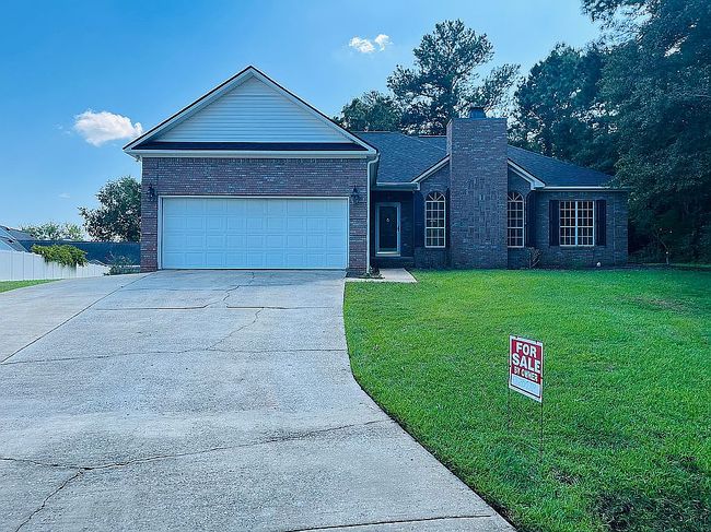 Photo of 303 Hunters Ridge Dr, Byron, GA