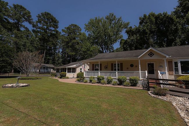 Photo of 18050 Cypress Dr, Cobb Island, MD