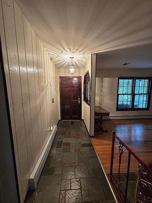 Image of 15 Beverly Ct