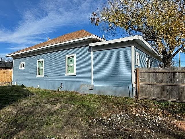 Image of 2200 N Hickory St