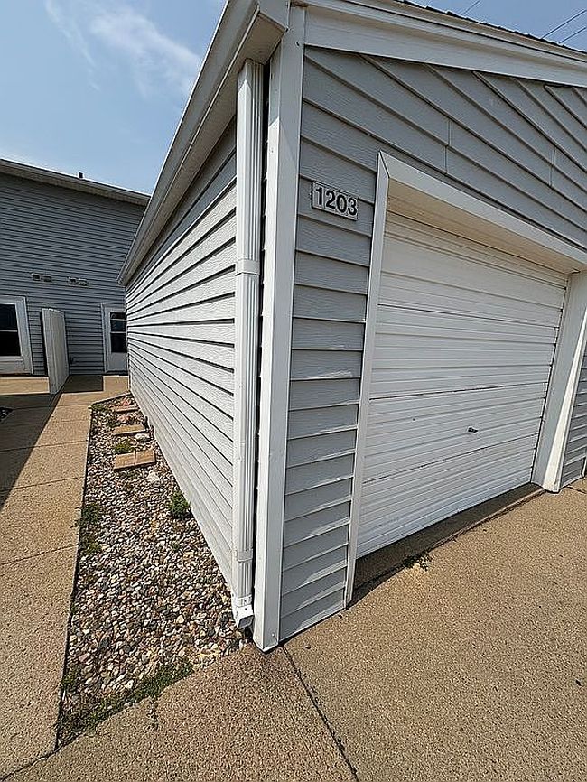Photo of 1203 S Newport Pl, Sioux Falls, SD