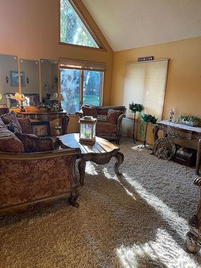 Image of 10 Beechwood Ln