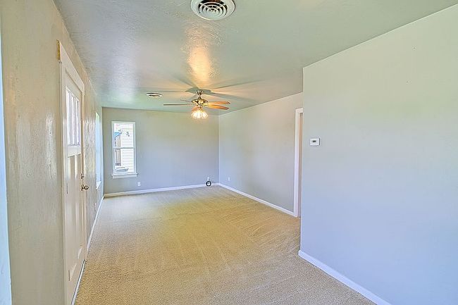 Additional photo 2 of property located at 3120 Nw 33rd St