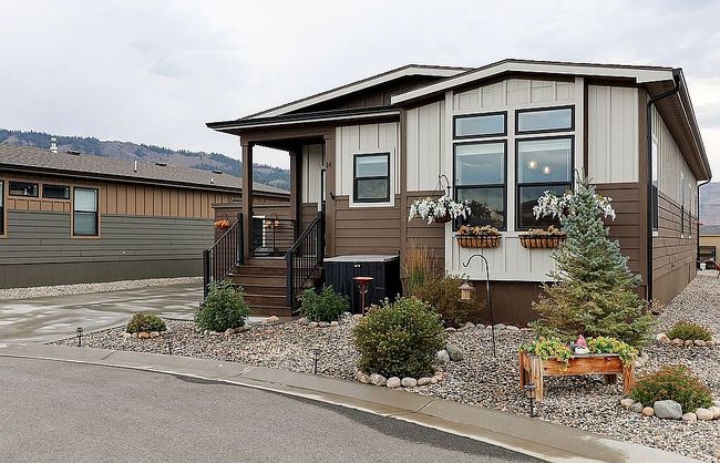 Additional photo 2 of property located at 551 Summit Trl #14