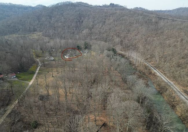 Photo of 366 Slim Chance Ln, New Martinsville, WV