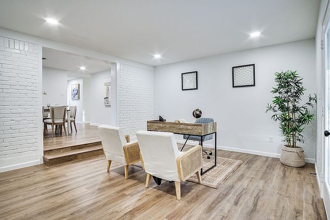 Image of 5812 Waltham Ave