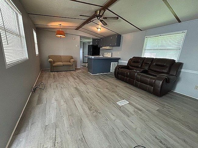 Photo of 817 Lakeshore Dr, Wildwood, FL