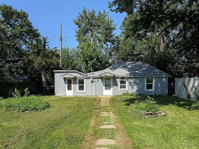 2330 N 69th St, Omaha, NE