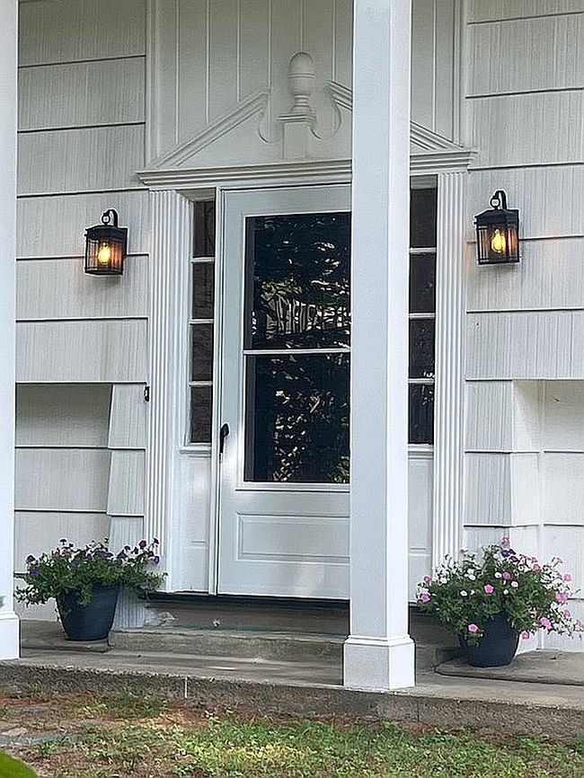 Photo of 24 Hampton Falls Rd, Exeter, NH