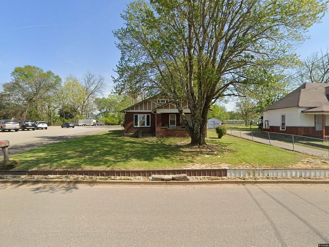 Photo of 89 Stanford Ave, Lexington, TN