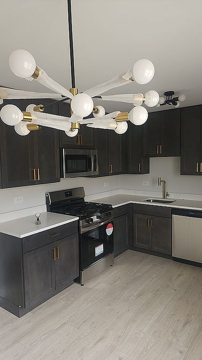 Image of 5900 W Diversey Ave Apt 3N