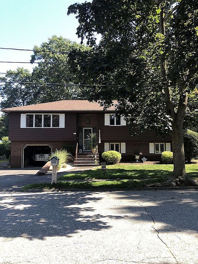 Photo of 21 Joyce Rd, Peabody, MA