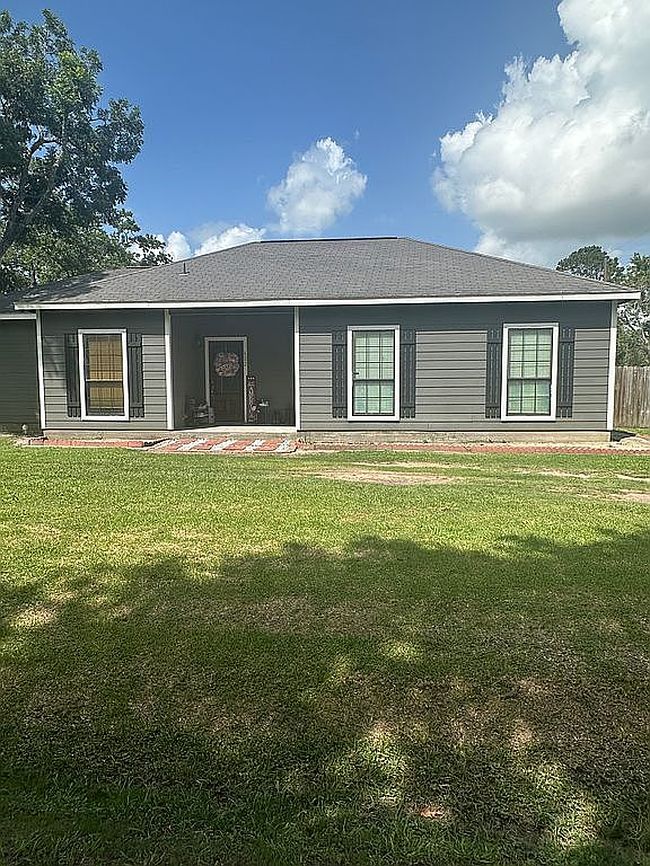 602 Clara St, El Campo, TX