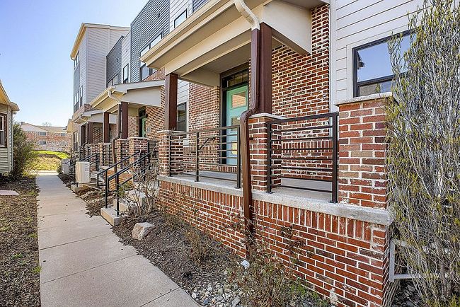 Image of 823 S 30th Ct