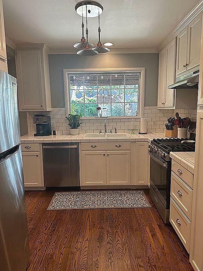 Image of 3048 S Detroit Ave