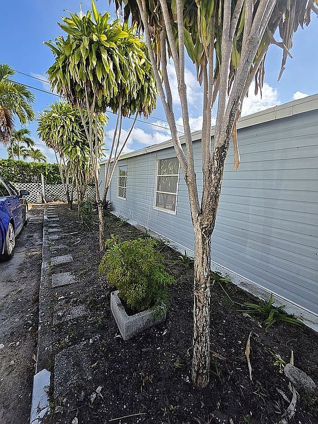 Photo of 829 Nash St, Hallandale Beach, FL