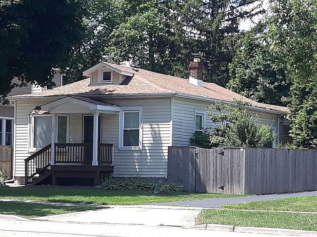 Photo of 328 S Grace St, Lombard, IL